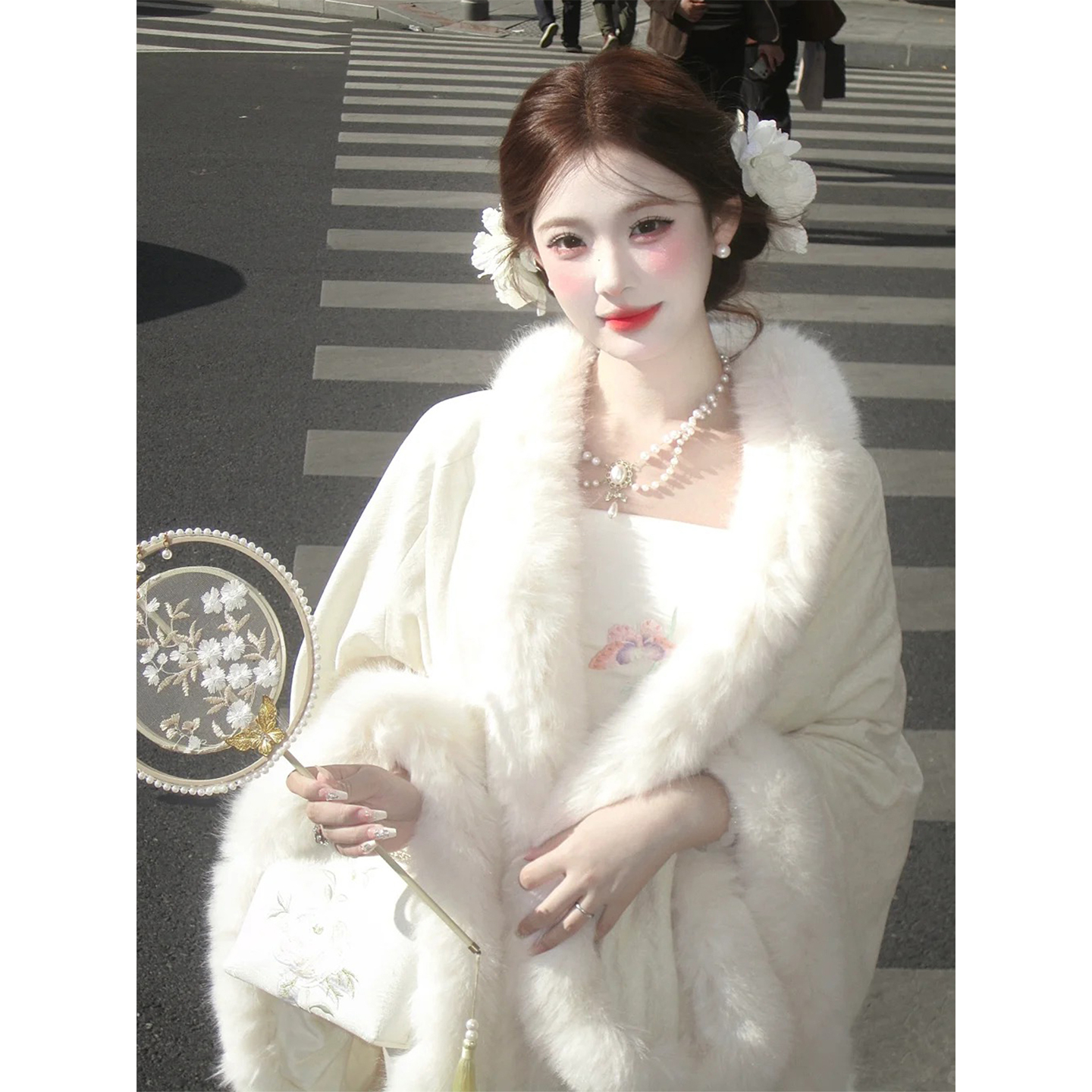 婚纱礼服毛绒披肩婚礼新娘旗袍结婚白色披风外套斗篷订婚外搭冬季