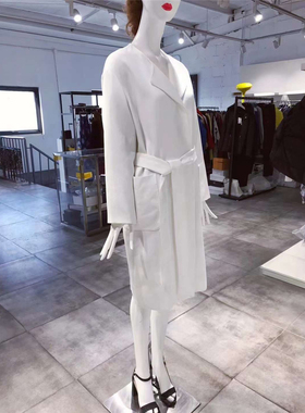 S-M穿 M-L穿 LIVIANA CONTI 洒脱又自信 系带廓形洋装风衣 775