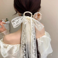 Бежевый, в цветочек