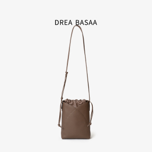 DREA BASAA花瓣荔枝纹小斜挎包小众高级设计感抽绳时尚真皮单肩包