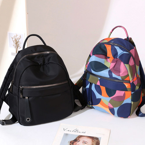 女士背包洋气轻便休闲百搭旅行