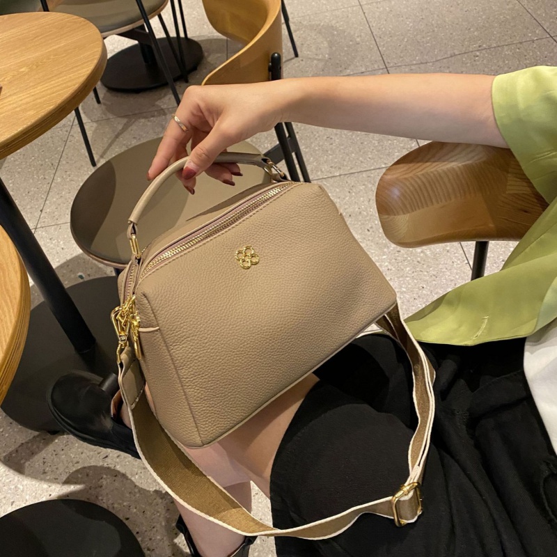 真皮女士 单肩斜挎简约手提时尚包 女生经典手袋枕头包多隔层女包
