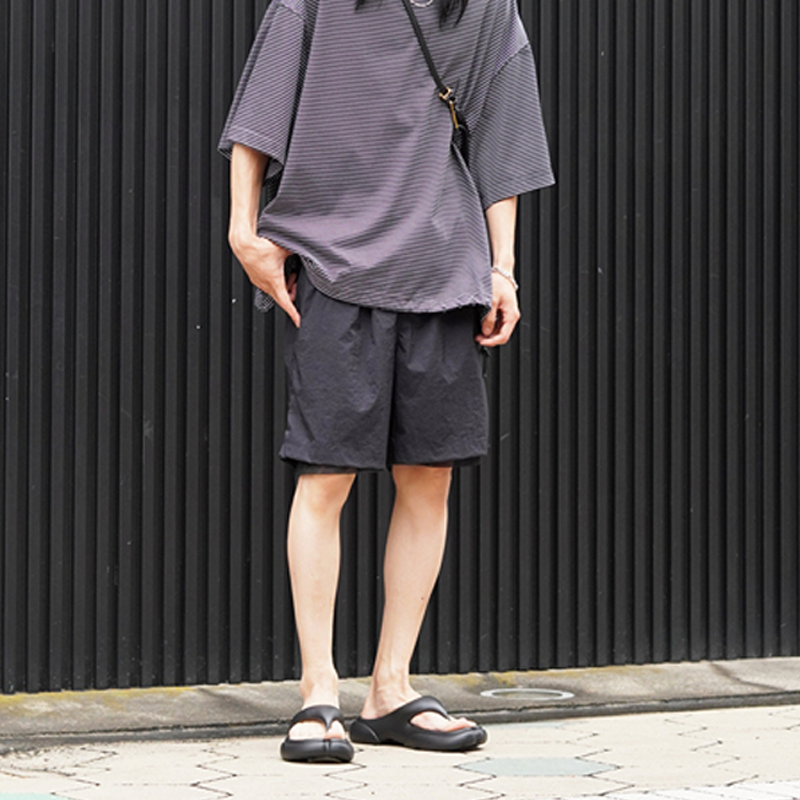 is-ness TECHNICAL VENTILATION SHORTS 男子功能性轻便纯色短裤