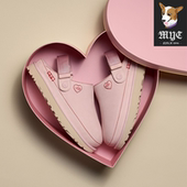 UGG CLOG LOVE 女子情人节限定爱心厚底雪地靴 GOLDENSTAR