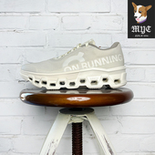 象牙白低帮防滑耐磨运动鞋 INVINCIBLE Cloudmonster On昂跑