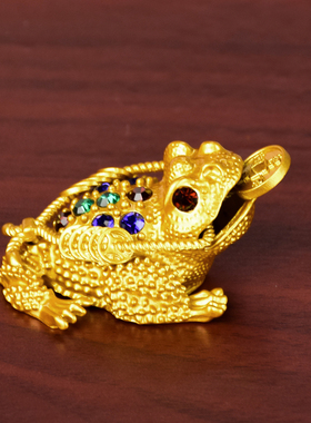 三足金蟾沙金色满钻镂空桌面摆件