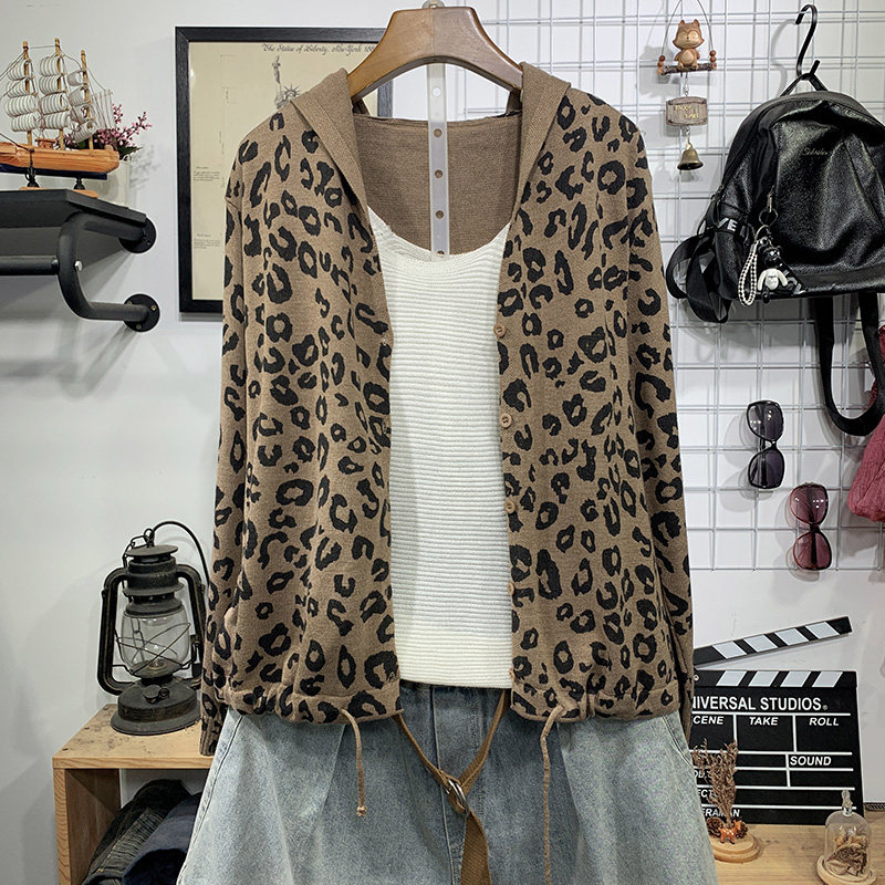 新款时尚连帽豹纹印花休闲开衫外套女秋装宽松显瘦长袖针织衫上衣