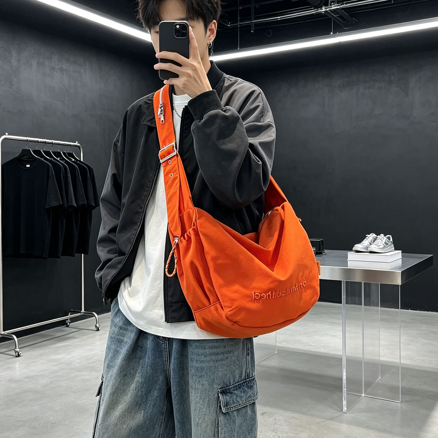 尼龙布宽背带轻便托特包男大容量图片