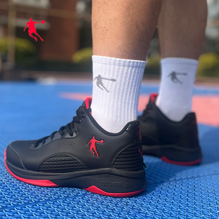 乔丹学生低帮篮球鞋男红黑色皮面防水运动鞋正品篮球场水泥地战靴