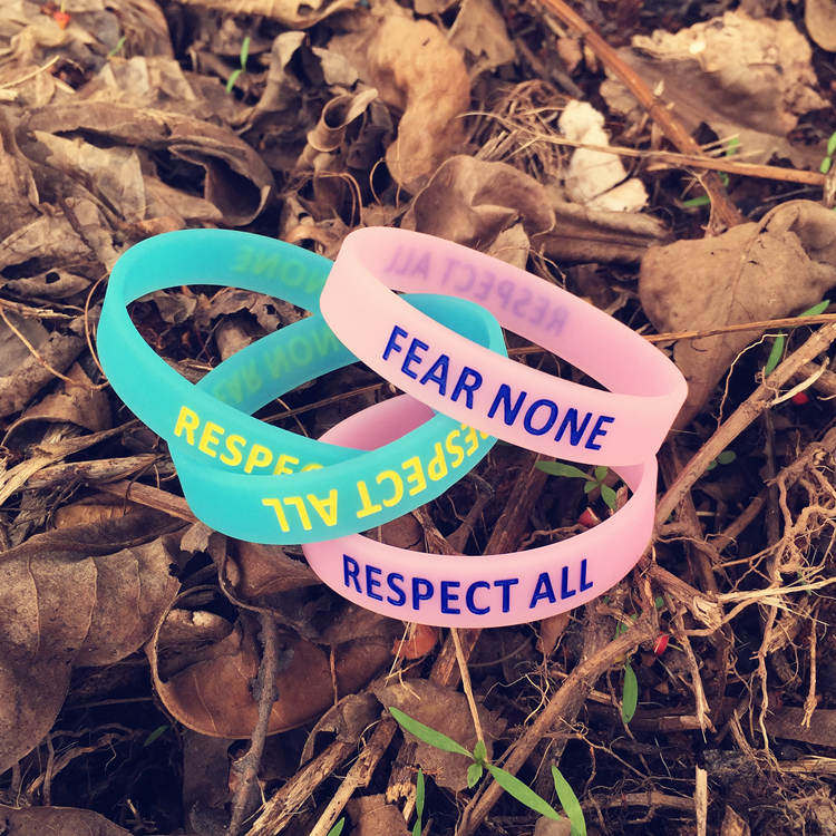 美国潮牌夜光硅胶手环男女明星同款手环硅胶情侣健身励志运动腕带