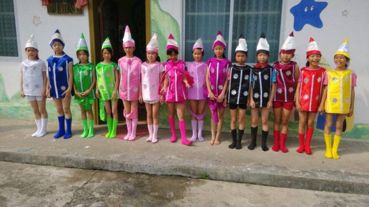 儿童小荷风采舞蹈七彩画笔表演服