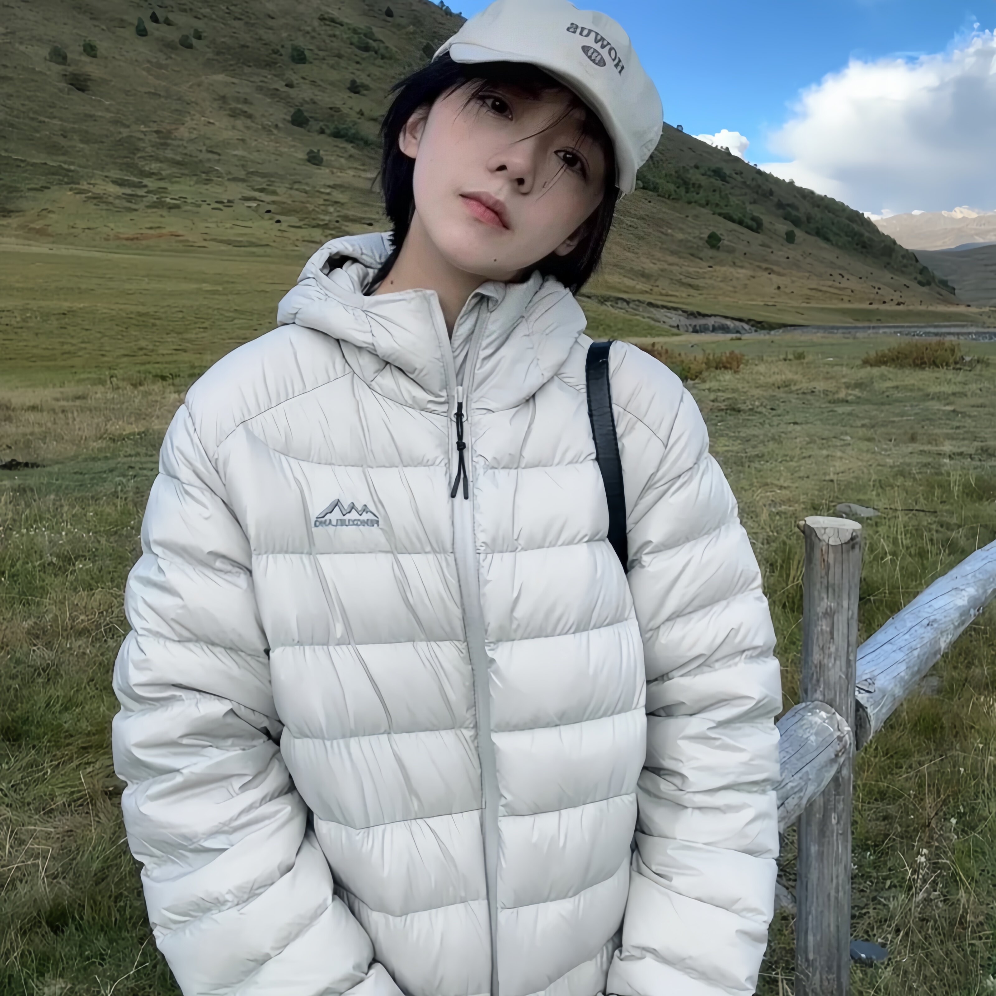 2026新款轻薄连帽短款保暖棉服