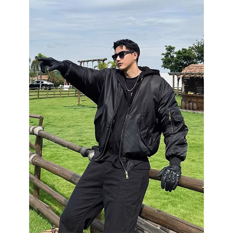 黑色假两件连帽加厚飞行棉服男