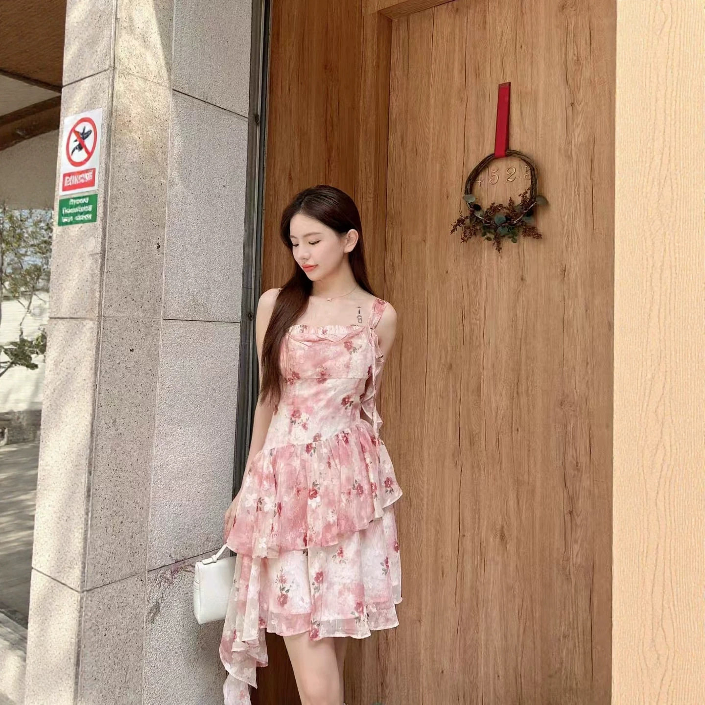 法式茶歇碎花吊带度假连衣裙