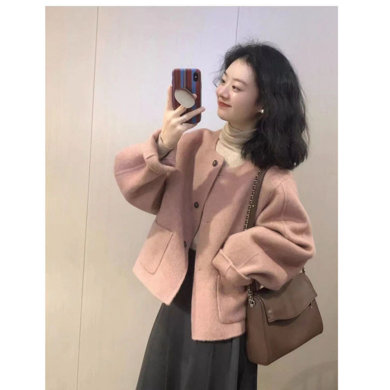 初冬短款小香风粉色呢子大衣小个