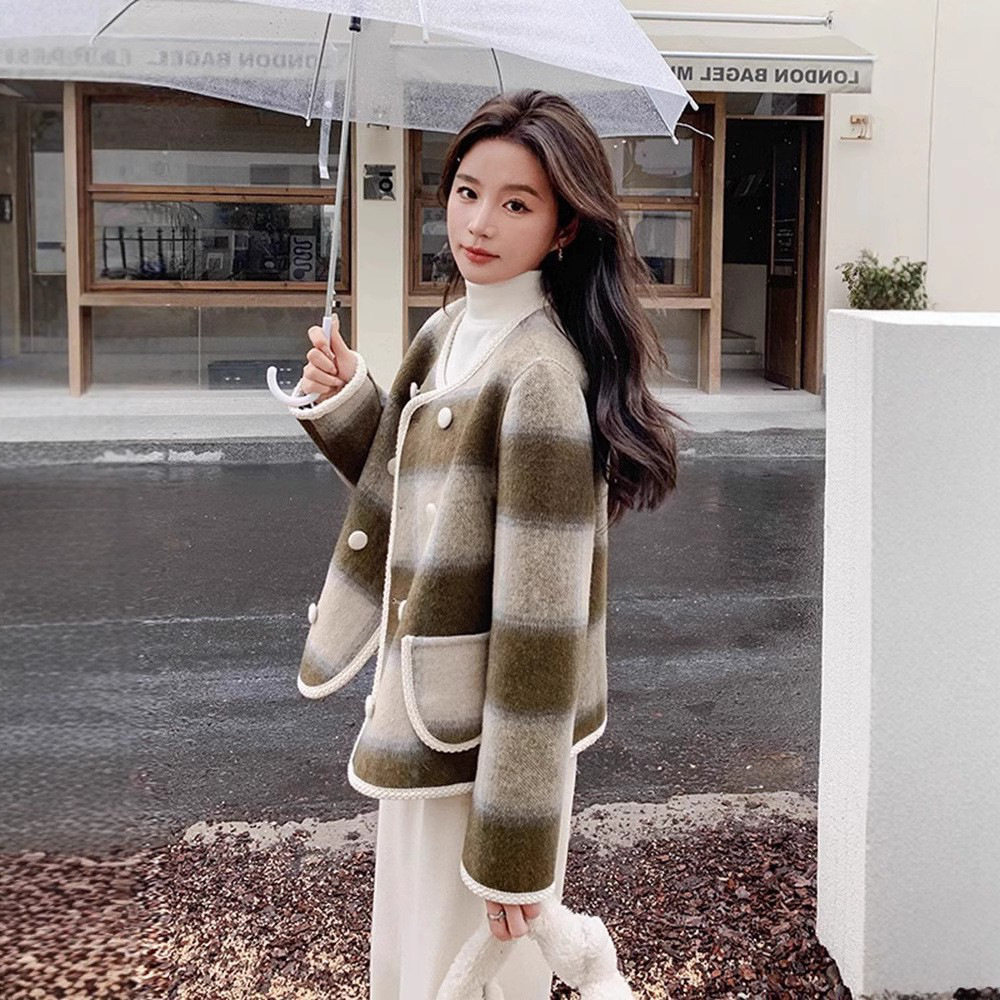 小香格纹短款毛呢大衣女秋冬