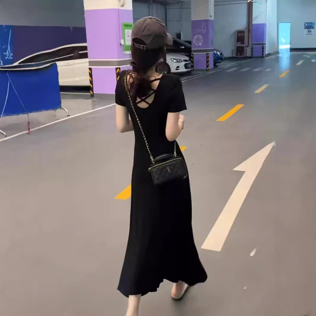 法式黑色露背镂空收腰显瘦长裙