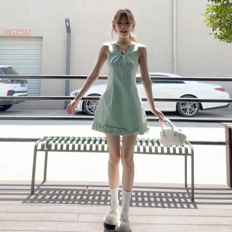 小个子法式绿色无袖V领连衣裙