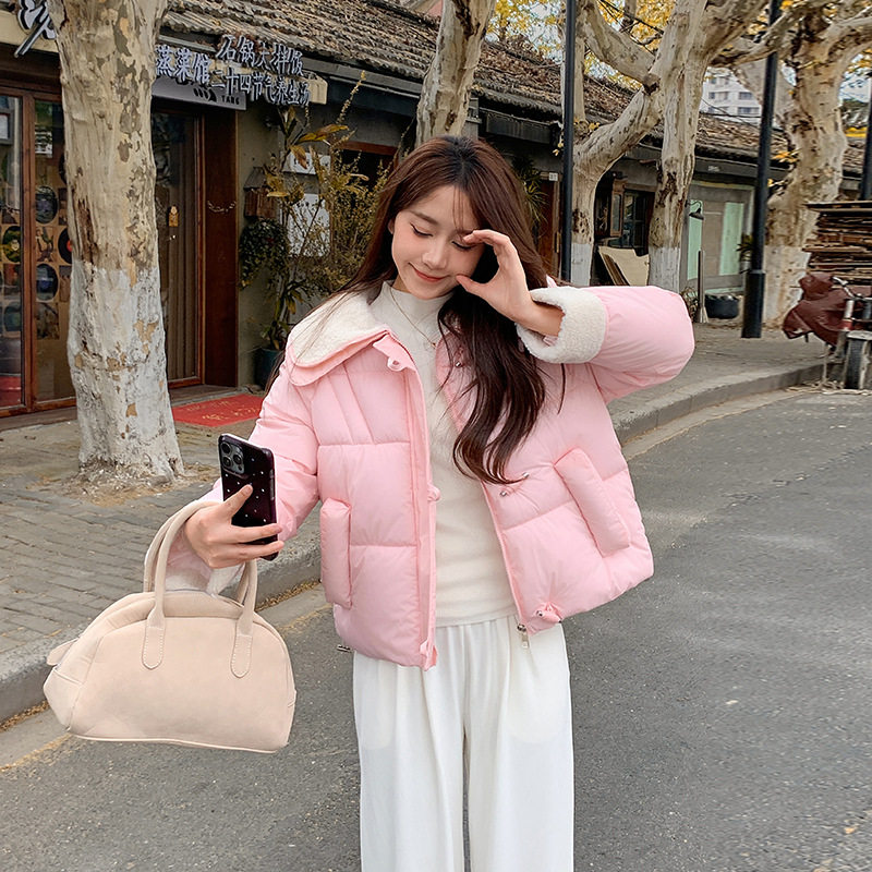 羊羔毛翻领拼接棉服女小香风短款