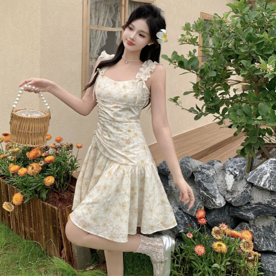 夏季法式碎花收腰显瘦吊带连衣裙