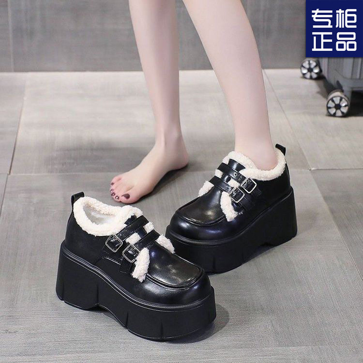 2026新款女英伦加绒增高小白鞋