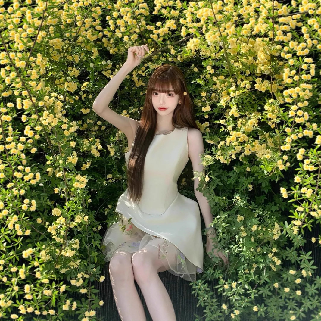 设计感白色气质芭蕾风蓬蓬裙