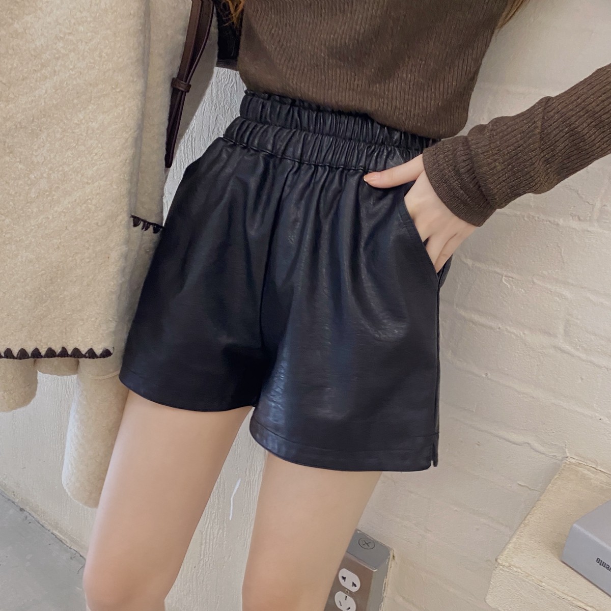 2025年春季新款皮短裤女宽松宽松修身阔腿显瘦高腰皮裤外穿短裤潮,女装/女士精品,休闲裤,淘宝优惠券,粉丝福利购,淘宝优惠卷