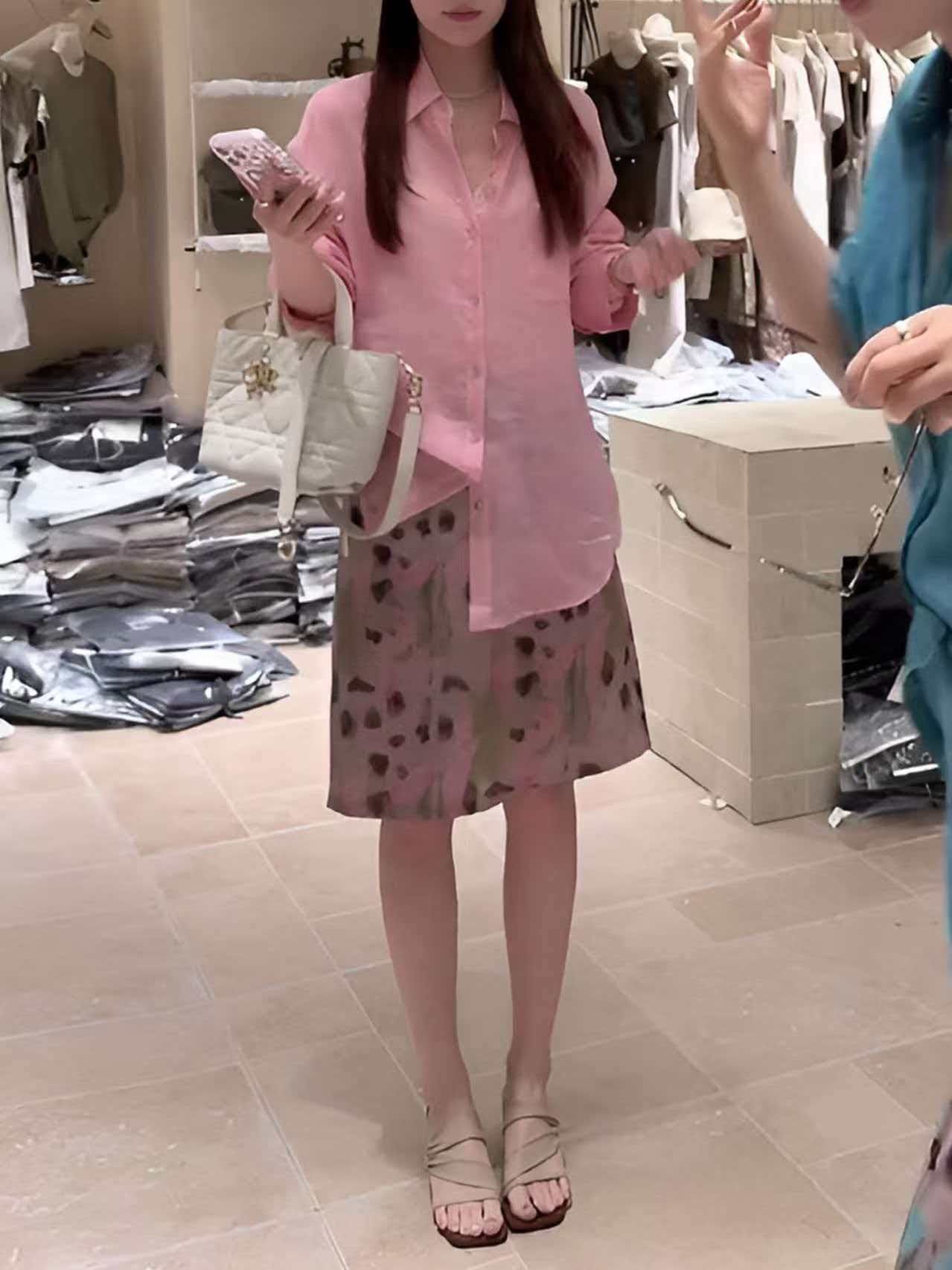 2026年新款慵懒松弛感穿搭胖mm显瘦遮肉粉色衬衫半裙两件套装女
