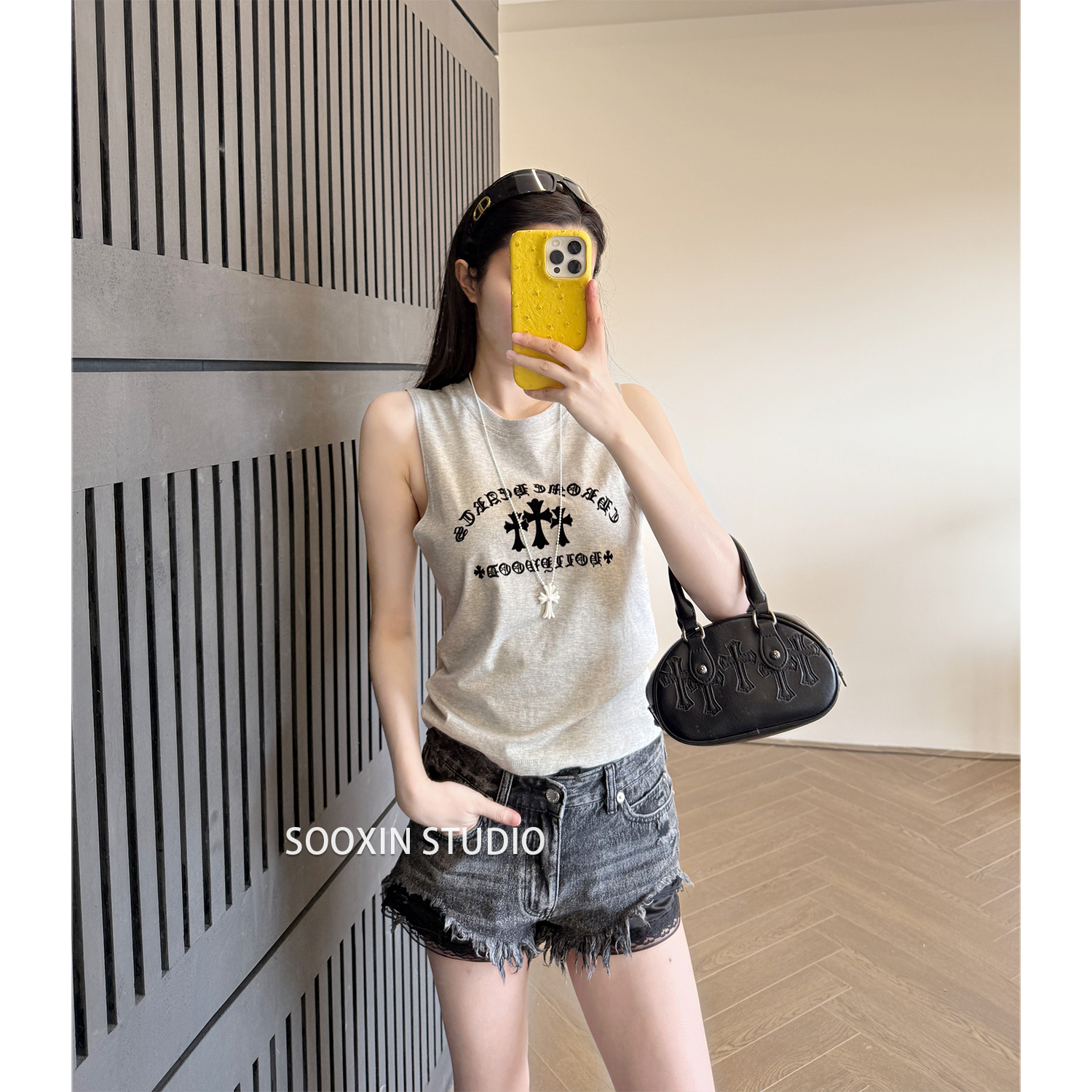 灰色十字架梵文无袖背心女夏新款