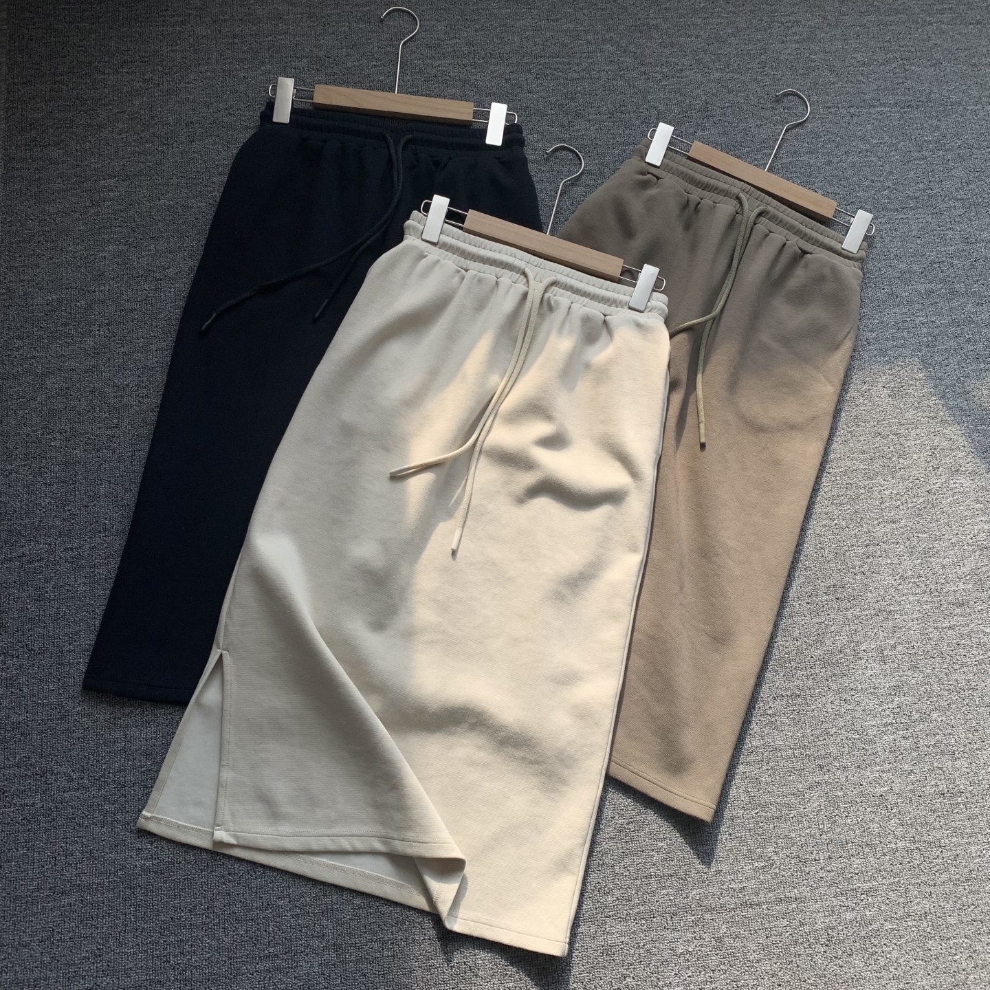高品质女春夏休闲运动风高腰直筒侧开叉半身裙松紧腰垂感抽绳半裙