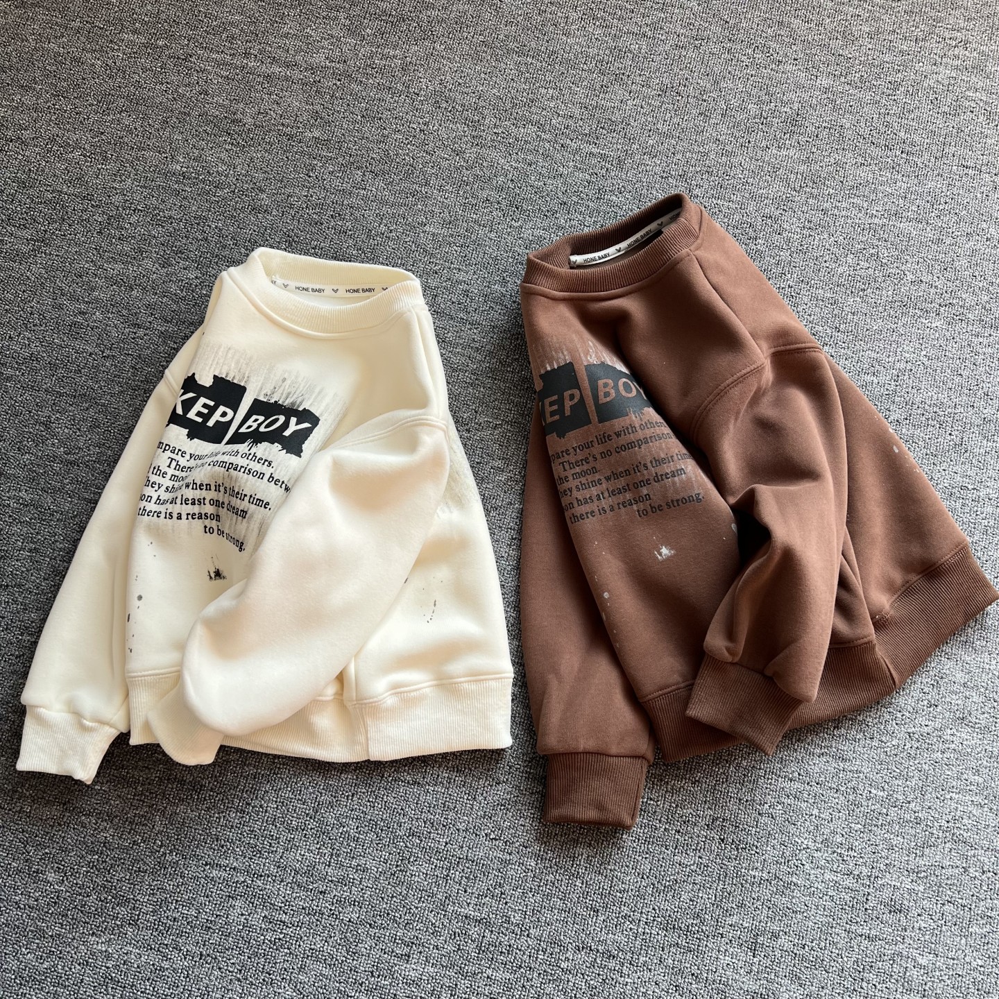 圆领加绒一体绒卫衣男孩