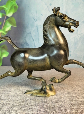 铜马马踏飞燕摆件仿古招财书房