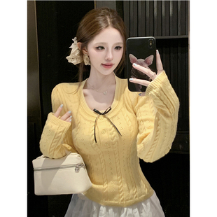 温柔风奶黄色绞花蝴蝶结毛衣女2025秋冬新款高级感软糯针织衫上衣