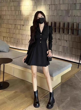2025秋冬新款休闲时尚百搭显瘦针织连衣裙女气质修身显瘦V领长袖