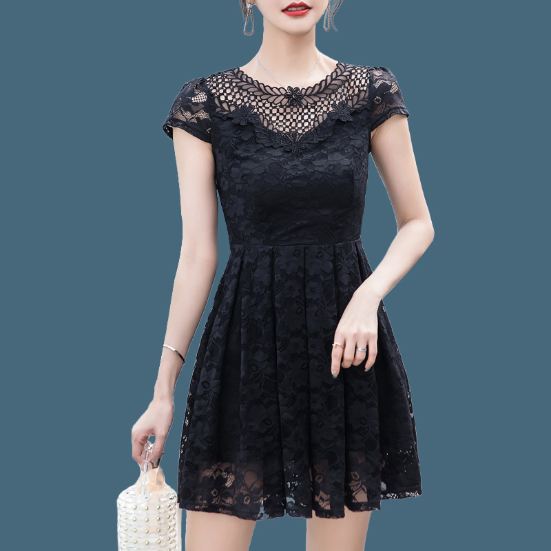 2025夏季新款蕾丝连衣裙V领性感大码女装a字短裙修身显瘦胖MM夏天