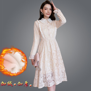 2024冬季加绒加厚蕾丝连衣裙中长款娃娃领收腰显瘦胖MM保暧打底裙