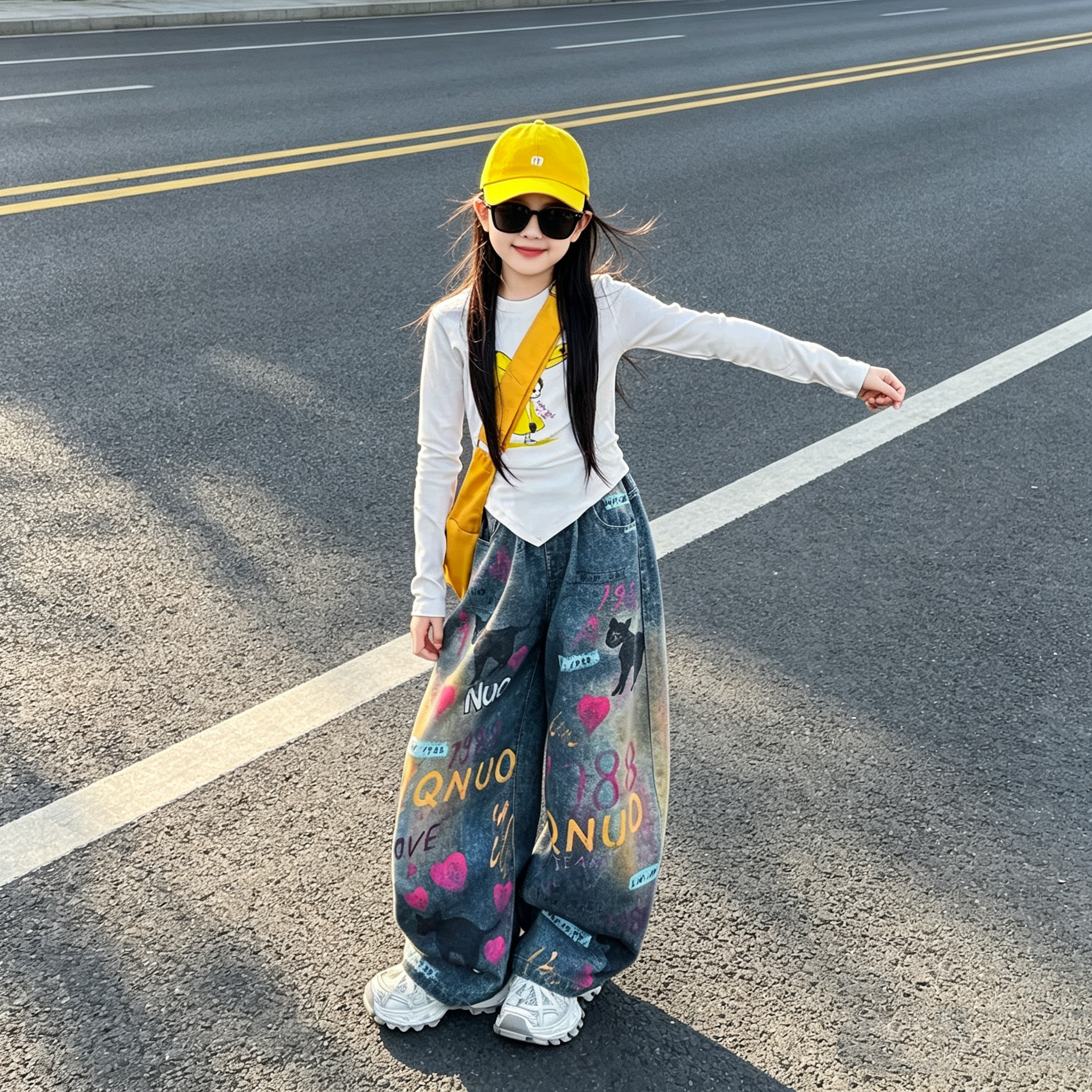 女童涂鸦牛仔弯刀裤打底衫套装