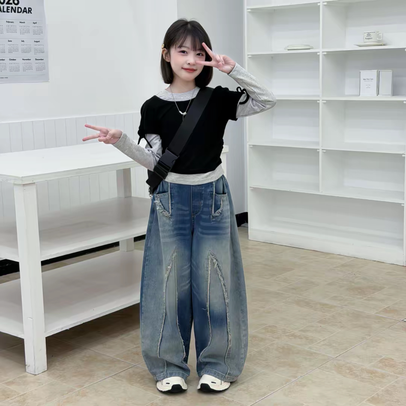 女童黑灰假两件T恤牛仔裤套装