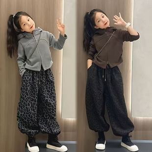 女童秋冬加厚修身显瘦连帽卫衣外套复古一体绒豹纹灯笼裤洋气套装