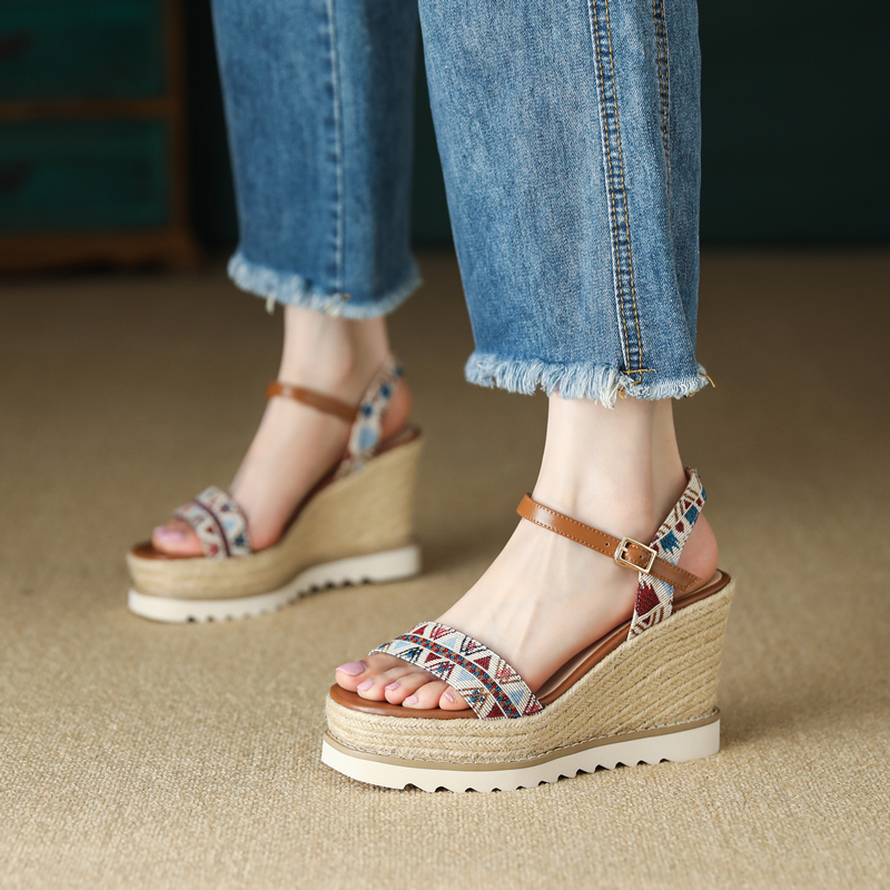 坡跟女凉鞋厚底露趾鞋波西米亚民族风休闲高跟鞋一字扣带真皮女鞋