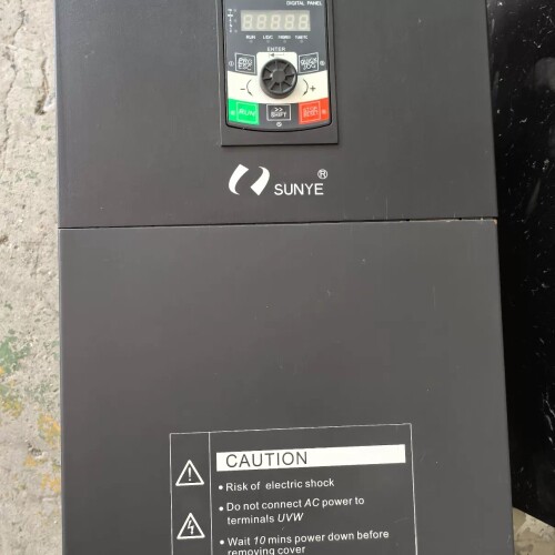 寻《《日业变频器CM530H-4T055G/075P，55kW，口