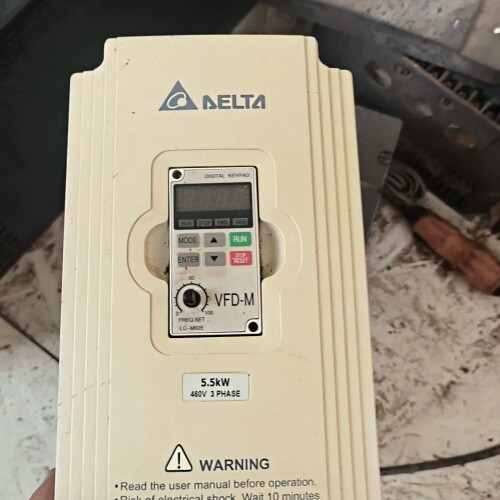 寻《《中达变频器5.5kw型号vFD055M43A拆机下来的工完好