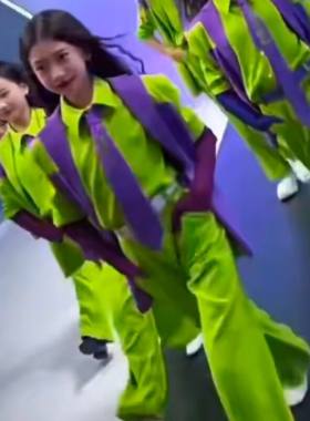 女童模特走秀服装黑色t台