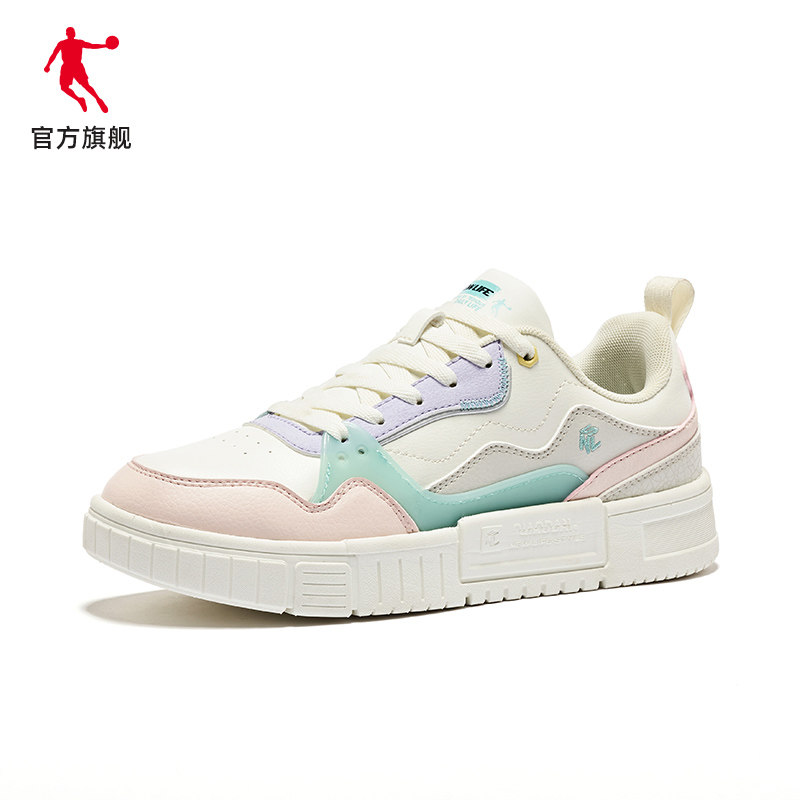 中国乔丹板鞋女2023夏季新款低帮革面轻便休闲鞋增高运动鞋女鞋子