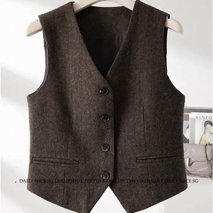 新款法式复古经典人字纹单排扣百搭显瘦短款西装马甲女小马夹背心