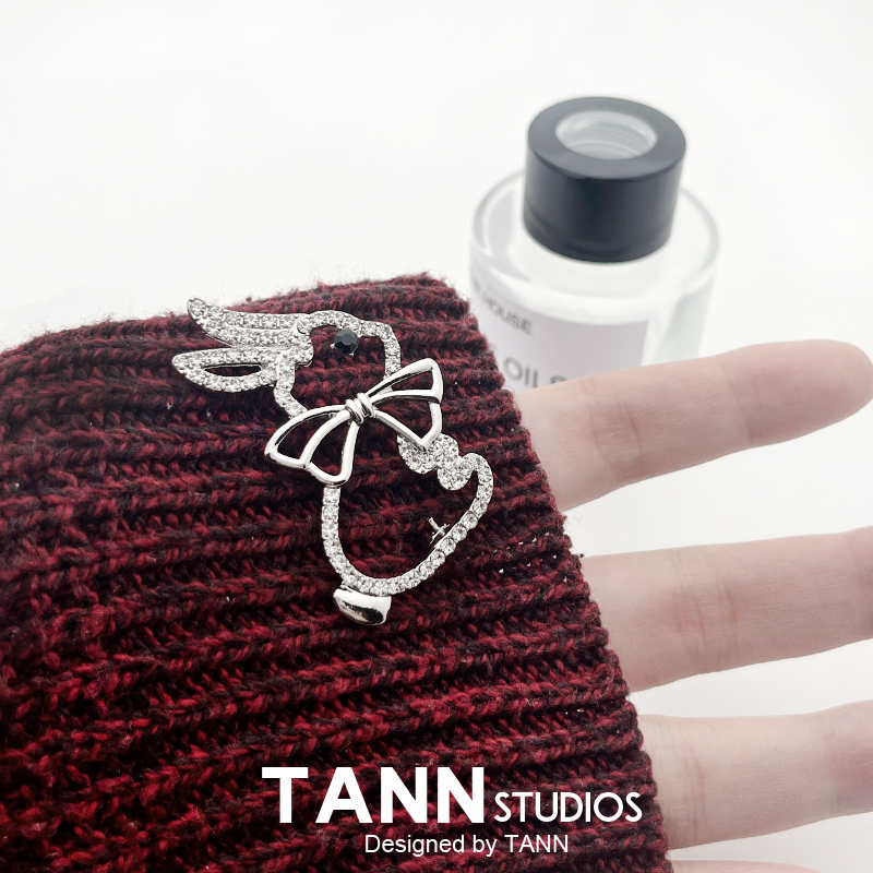 TANN兔年喜庆镶钻大衣胸针别针