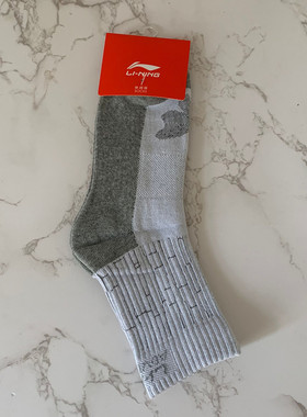 李宁运动袜女子2021春季户外系列短筒吸汗透气宽松休闲袜 AWSL036