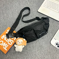 Черный [сияющая рыба сжигая кулон]