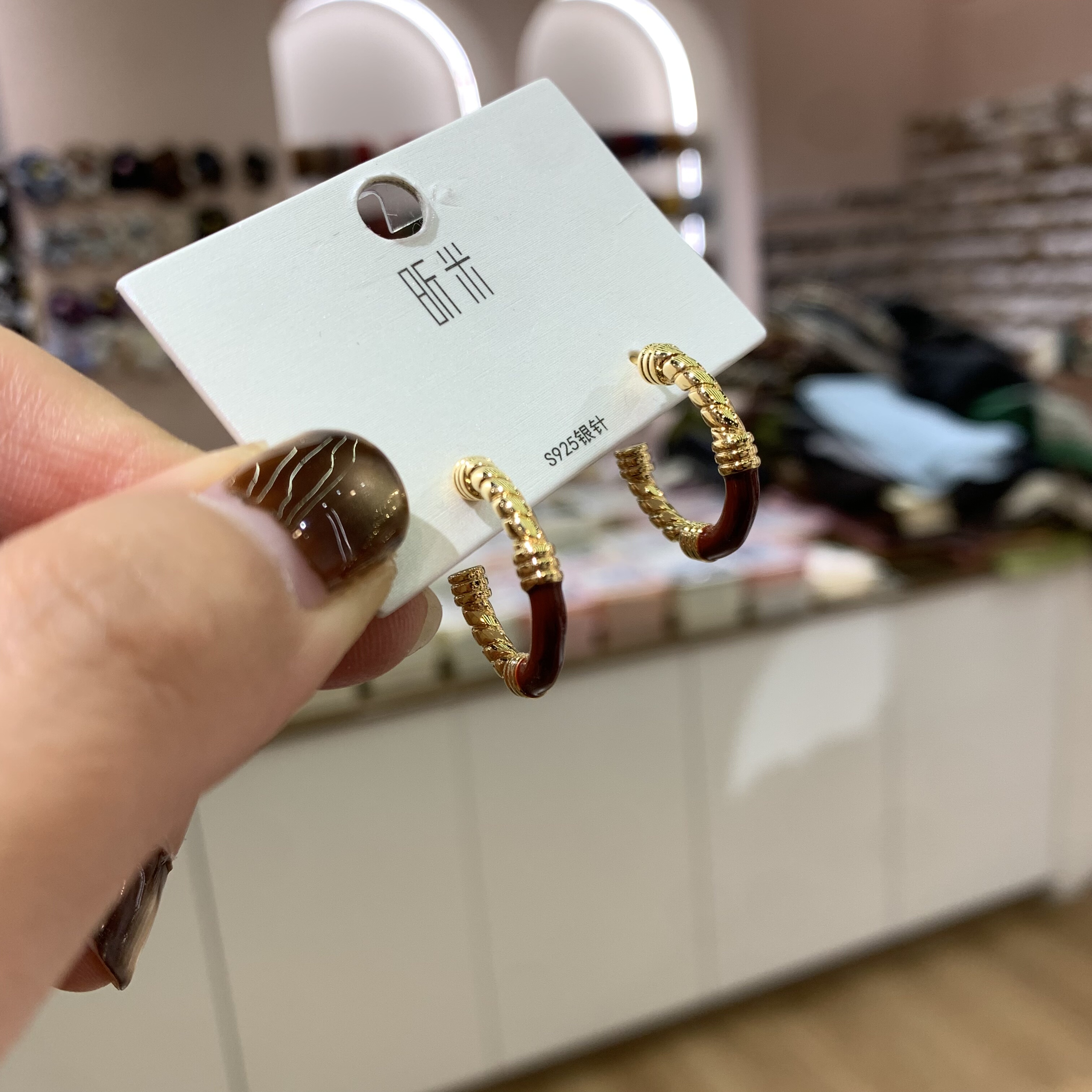 2026新款安可拉红拼色耳圈高级感耳饰百搭气质时尚耳环女新年耳饰,饰品/流行首饰/时尚饰品新,耳环,淘宝优惠券,粉丝福利购,淘宝优惠卷