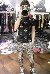 黑色圆领短袖 T恤男 定位蜜蜂皇冠印修身 米兰站优质双丝光高清数码